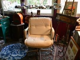 Italia mid century chair