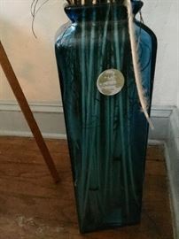 Large Spain vase full of peacock feathers 