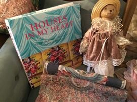 Books, Bear, runners