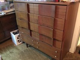 Mid century chest of drawers