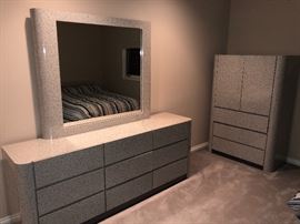 Dressed & Armoire to Twin Bedroom Set 
