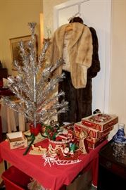 Aluminum Xmas Tree, Minks