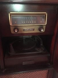 vintage Silvertone cabinet radio record player, not tested
