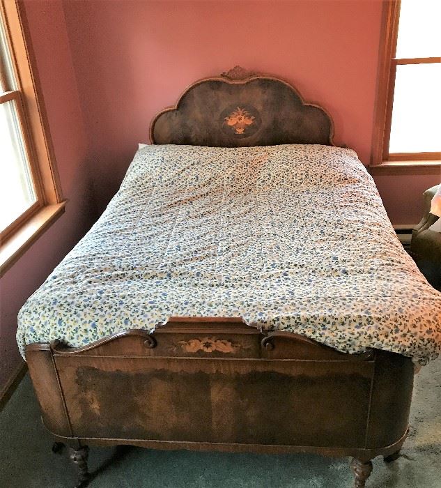  Vintage Full Size Bed   http://www.ctonlineauctions.com/detail.asp?id=715908