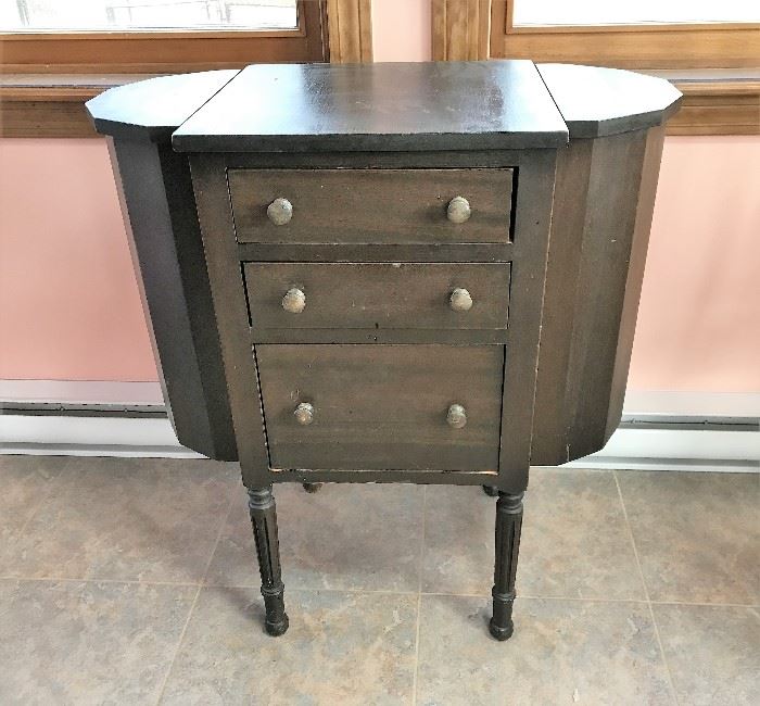 Vintage Hall Cabinet   http://www.ctonlineauctions.com/detail.asp?id=716177