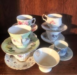 Fine Porcelain China Tea Cups         http://www.ctonlineauctions.com/detail.asp?id=717248