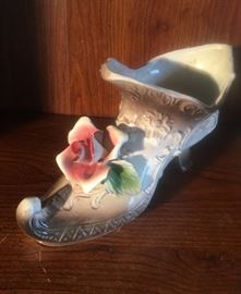 Capodimonte Porcelain and More   http://www.ctonlineauctions.com/detail.asp?id=717256