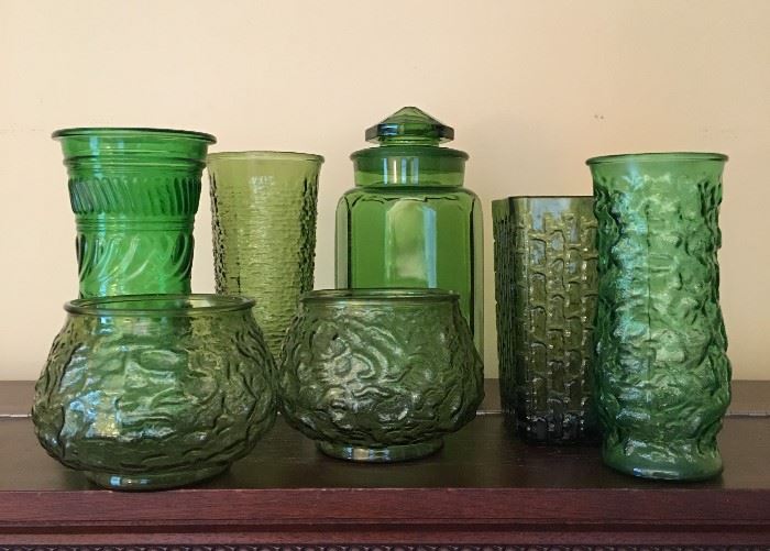 Assorted Collectible Green Glassware    http://www.ctonlineauctions.com/detail.asp?id=717750