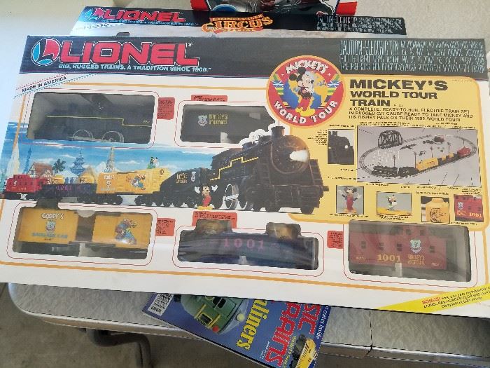 Lionel Mickey's World Tour Train Set