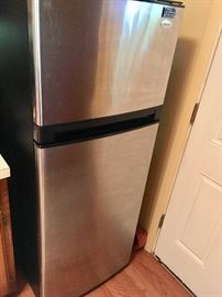 Refridgerator 