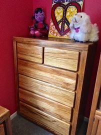 Wooden chest of drawers 