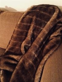 Mink style throw / blanket