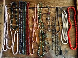 Jewelry, necklaces 