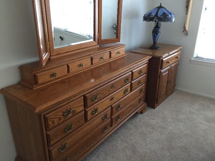 Oak bedroom dresser