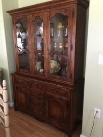 Shallow hutch with ligjts
