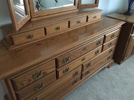 Oak bedroom dresser