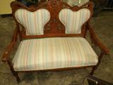 VINTAGE LOVE SEAT