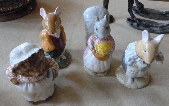 Lot of collectible figurines, marked

