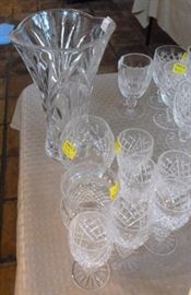 Lot of crystal goblets and vase
