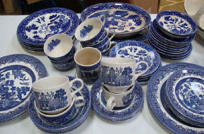 Blue Willow China. 2 different makers