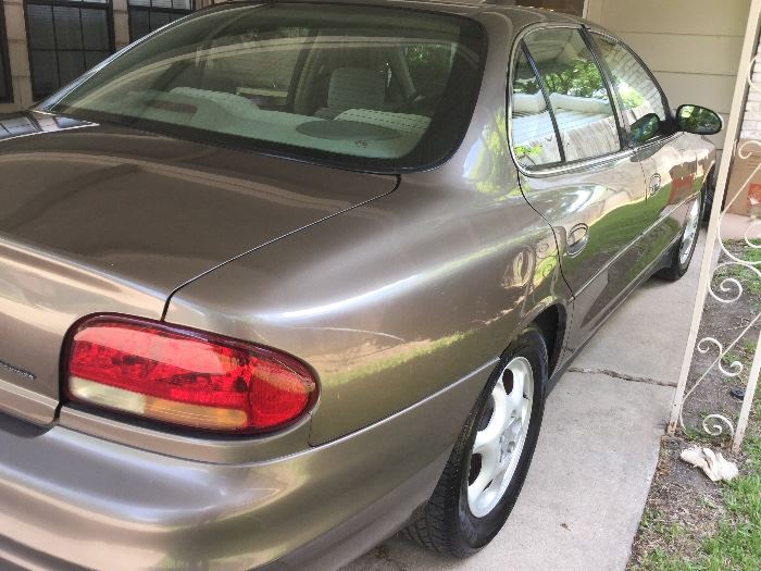 1999 Oldsmobile Intrique.