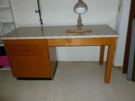 Mid-century modern desk/table that needs a new top