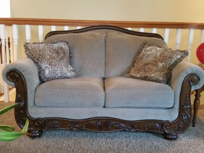 A closer look at the loveseat