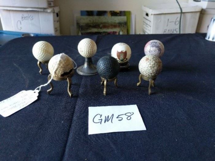 7 display old golf balls
