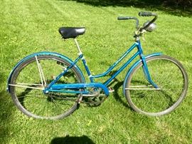 SCHWINN WOMANS BREEZE