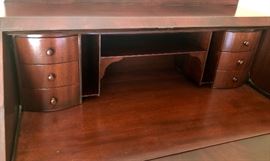 Features 6 drawers and cubbies