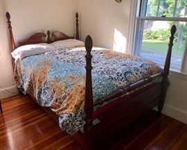 Antique pineapple bed, double - Anthropologie duvet and pillows