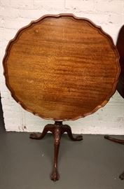 Antique round scalloped edge tilt-top table