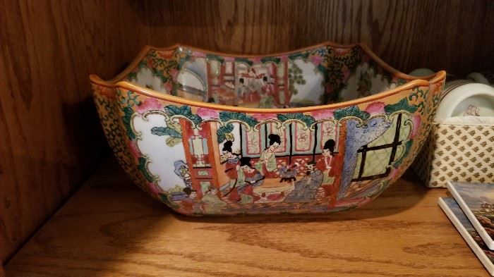 Japanese decorative hand painted bowl