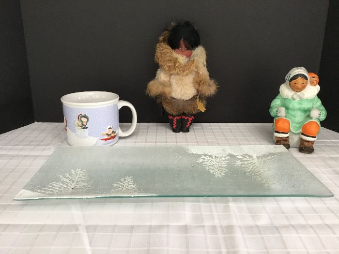 Eskimo Figurines with Glass Tray      https://ctbids.com/#!/description/share/22285