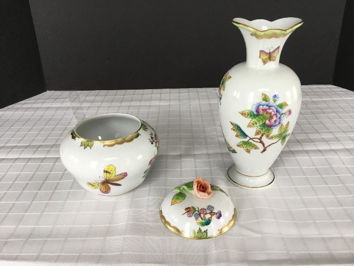 Matching Vase and Dish  https://ctbids.com/#!/description/share/22221