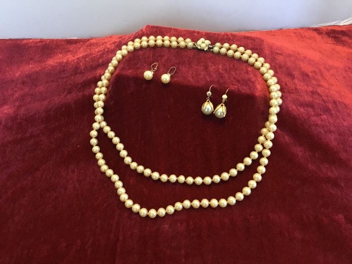 Pearl Necklace, 2 Pairs of Earring https://ctbids.com/#!/description/share/22206
