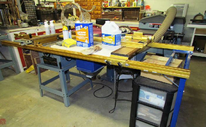 Delta table saw with special platform for repetition cuts (can be sold separately from saw)
