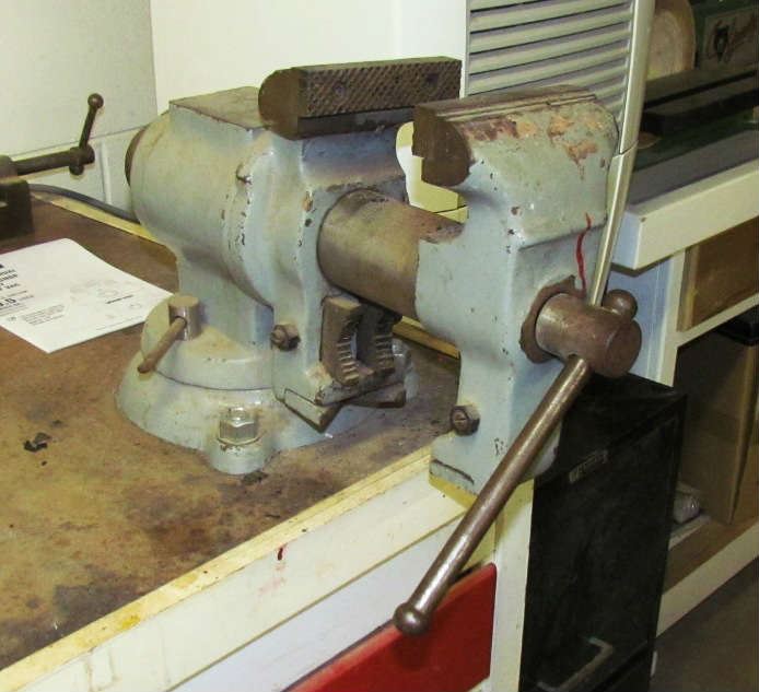Another heavy vise, industrial grade