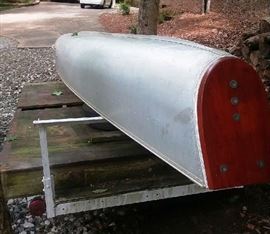 Tail of Grumman 17 ft. 