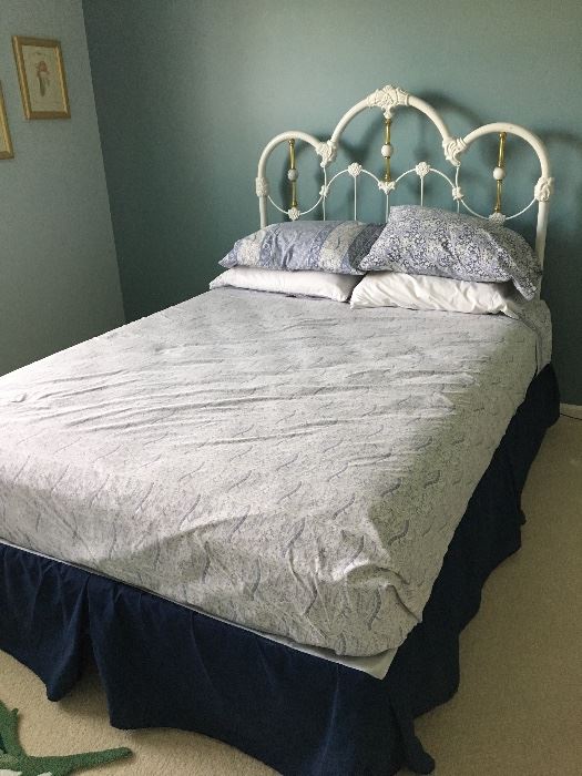 Full size bed and metal frame