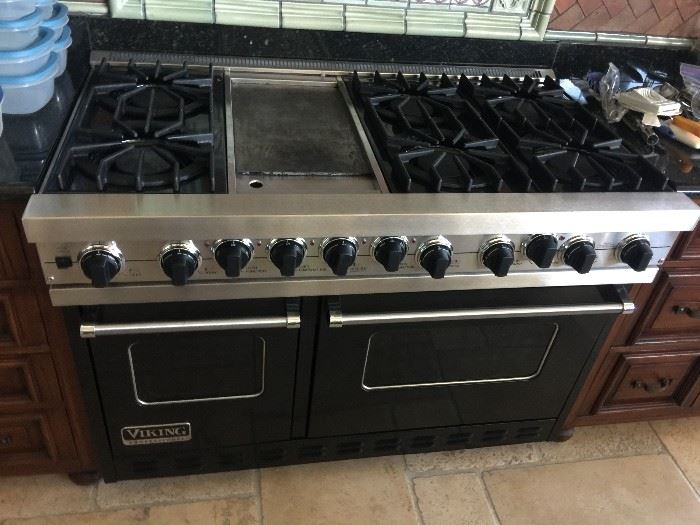 VIKING GAS STOVE AND TWO ELECTRIC OVENS