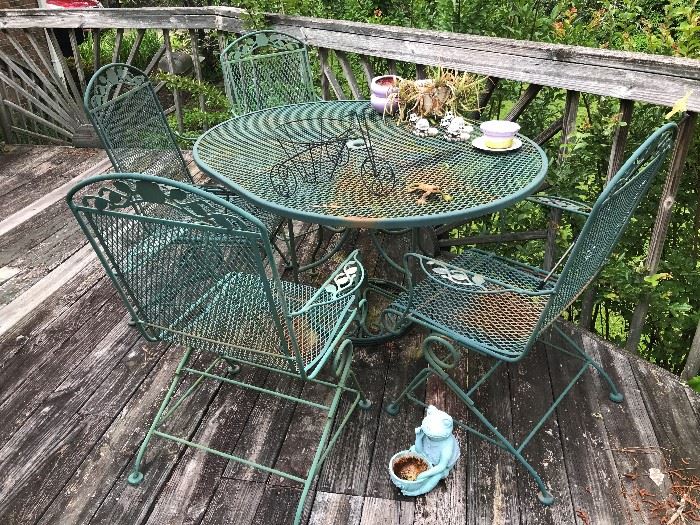 Metal Outdoor table and chairs