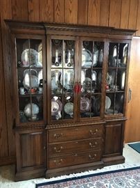 Ethan Allen China Cabinet 