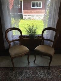 Beautiful dining chairs with upholstered seats . Set of 6