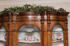 Corinthian Columns.  [Italian Dish Set Stays w/Family]