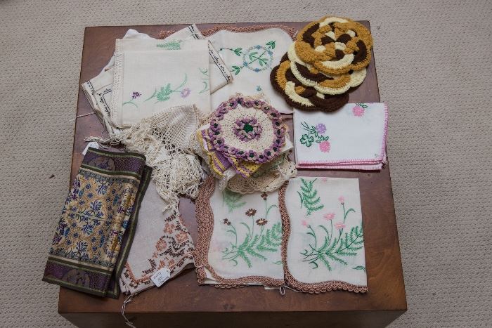 Vintage Linen: Table Runners and More.