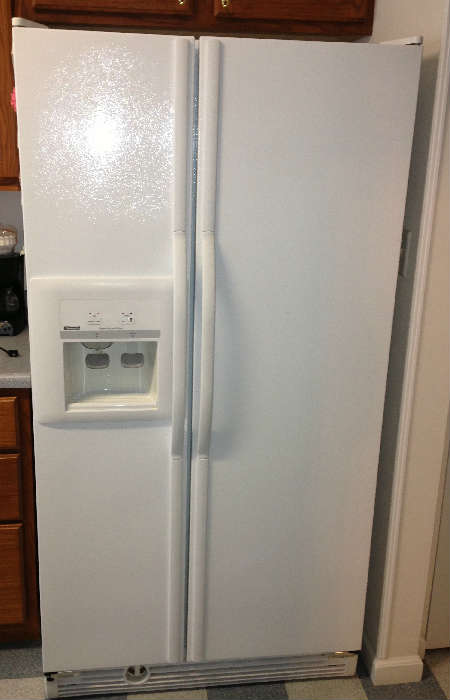 Very Clean & Nice Side by Side Refrigerator Freezer