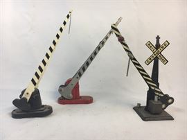 Metal crossing arms