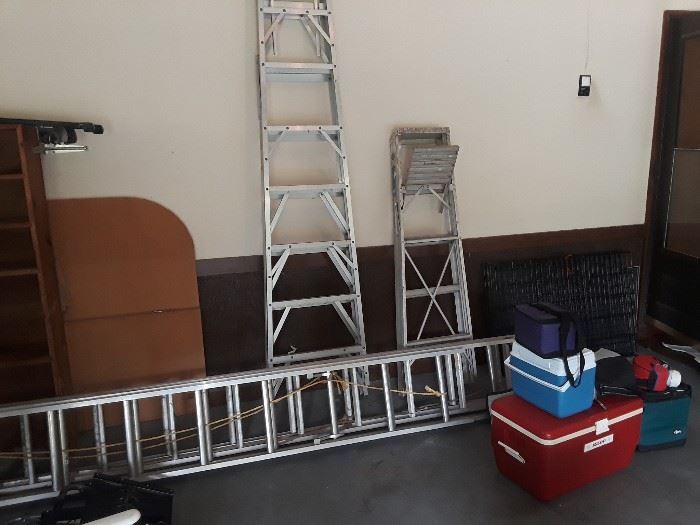4 ladders, coolers