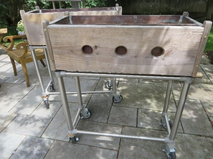 ROLLING PLANTER BOX
ON INDUSTRIAL STAND
